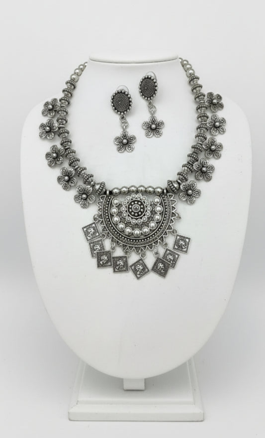 Floral Choker Necklace Set with Square Charms